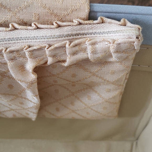 Welcome, Please Look Around - Picture 5 of 6